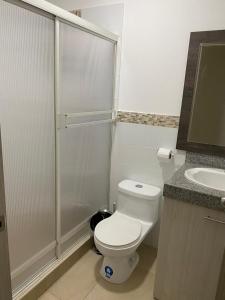 Alquilo hermoso departamento en Salinas, Ecuador