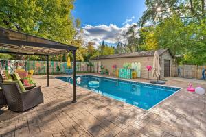 Boat Dock and Backyard Rock River Retreat