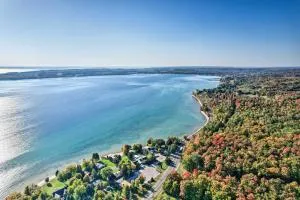 Suttons Bay Abode with Fire Pit, Near Ski Resorts! - Suttons Bay