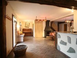 Maisons de vacances Gite Vagney, 5 pieces, 8 personnes - FR-1-589-227 : photos des chambres