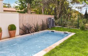 Maisons de vacances Nice home in Pessac with Outdoor swimming pool, 4 Bedrooms and WiFi : photos des chambres