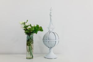 White Stylish Apartment 3