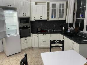 Tirana Apartment white