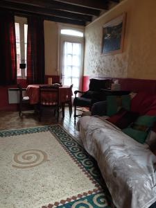 Saint Cyr du Bailleul - Maison