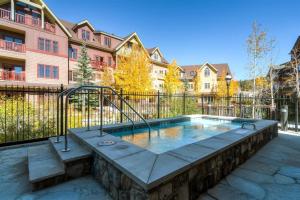 Four-Bedroom Condo room in Breck Water House 6111