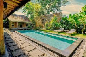 Wahyu wonderful private honeymoon joglo