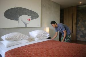 Wahyu wonderful 2Bd villa with huge garden and large pool