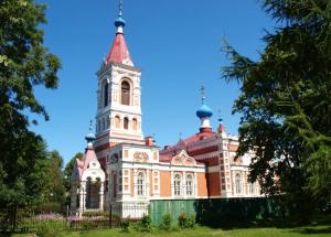 Modern 2BR Apt Near Park & Train Station in Old Town w Free Parking