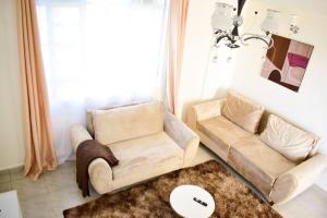 Rorot 2 bdrm stay located Annex, home away