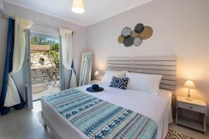 Acacia APT by Aglaia V