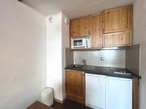 Appartement 6 places, superbe vue face à la montagne, 50m des pistes