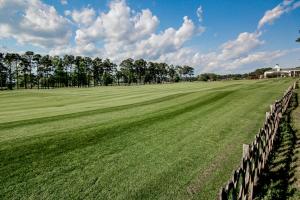 Paradise on the Course-303