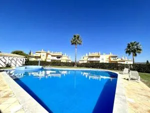 Albufeira Valley 1 With Pool by Homing - Vale de Carros