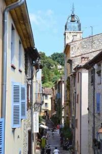 Maisons de vacances Valbonne Village XVII Century 2BDR Stone House : photos des chambres