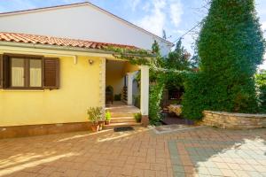 Apartment Red Romantic 2-1 