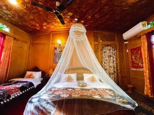 The Heritage Gemini Group of Houseboat - Moniawār