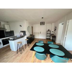 Appartements T2 renove avec parking gratuit sur place : photos des chambres