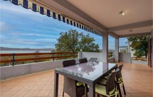 Awesome Apartment In Cesarica With Wifi 