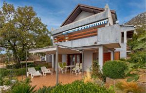 Awesome Apartment In Cesarica With Wifi