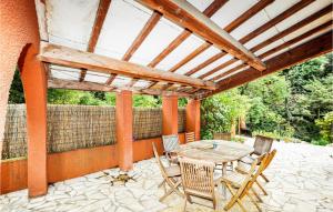 Maisons de vacances Amazing home in Sorde with 4 Bedrooms and WiFi : photos des chambres