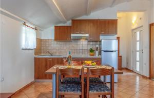 Gorgeous Apartment In Medulin With Wifi