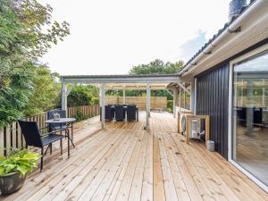 6 person holiday home in Tarm-By Traum