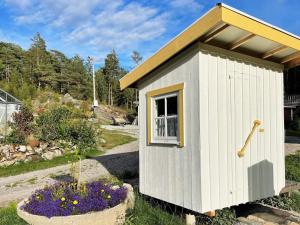 2 person holiday home in HENÅN