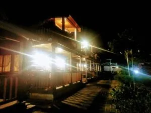 秋憶木屋 - Wa-ts'o-pu