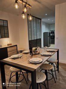 Appartements Triplex 110 m2 centre historique avec jacuzzi DINAN : photos des chambres