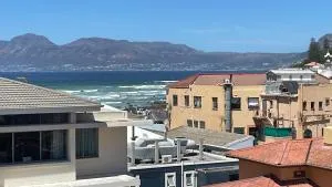 Muizenberg-Melrose Village - Мізенберґ