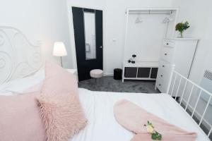 Central Gunwharf Quays Two Bedroom apartment
