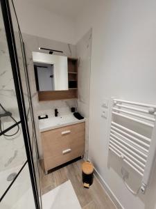 Appartement rénové près république