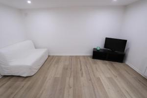 Appartements HOMEDAY F2 tous confort tres bien place num4 : photos des chambres