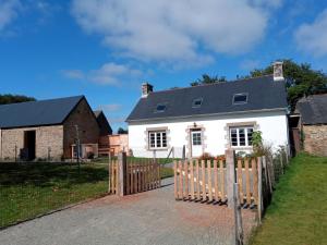 Maisons de vacances Gite detente avec spa finlandais . : photos des chambres