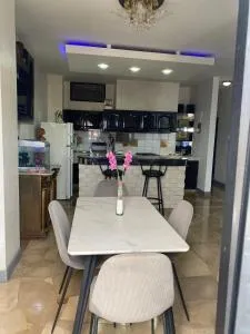 Departamento amoblado centro Manta - Montecristi