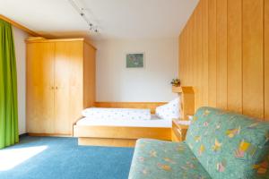 Single Room with Balcony room in Haus Furka