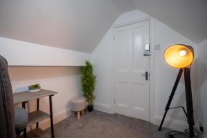 Cavendish Cat and Gaming House