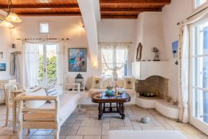 Yalos Mykonos Ornos Pouli private apartments w shared swimming pool