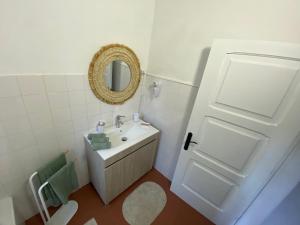 Ribeira do Guilherme - Watermill house Botanic Garden