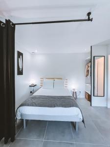 Appartements -WOOD- Appartement meuble cosy & confort-Parking prive & jardin : photos des chambres