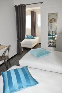 Hotels Le Castelet : photos des chambres