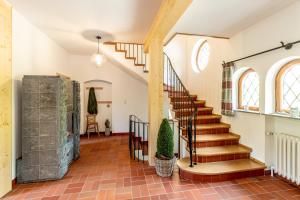 Landhaus Karbach mit Gartensauna und Hot Tub, eingezäunter Garten, 4-10 Personen