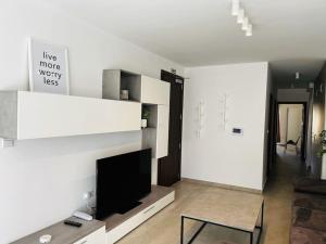 Sliema 2BR & Parking, Beach Promenade Walks