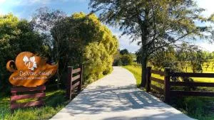 De'Vine Escape - Kings Lake East