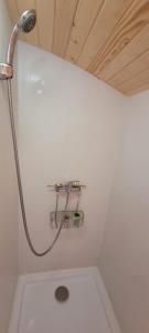 Sejours a la campagne Roulotte La Chouette des Granges : photos des chambres