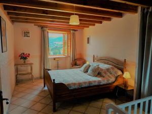 Maison en pierre avec sauna et jardin à Chalmazel - FR-1-496-39