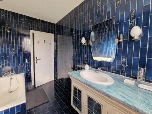 Maisons de vacances Holiday home in Perros Guirec : photos des chambres