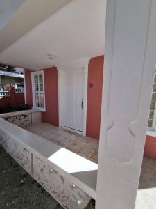 #30 Bel Air House by Red Door House Rental