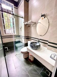 Phòng Tiêu Chuẩn Giường Lớn (Standard King Room)