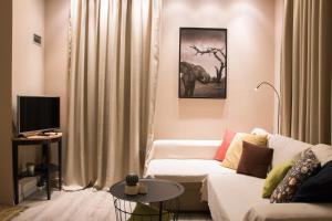 Luxurious House with backyard